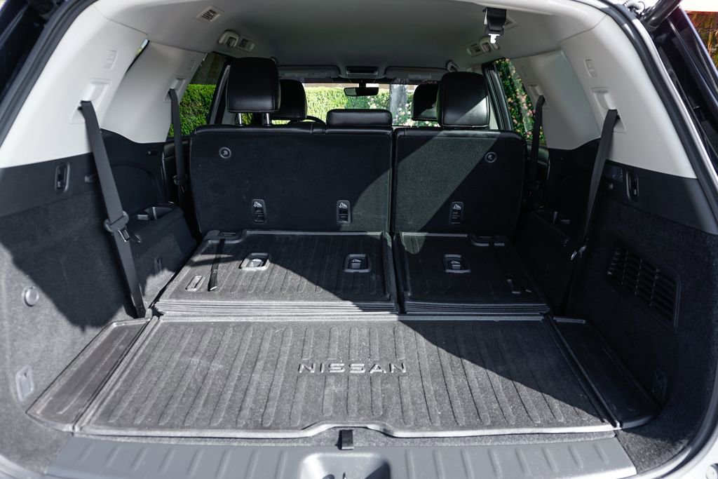 Used 2025 Nissan Pathfinder SL image 9