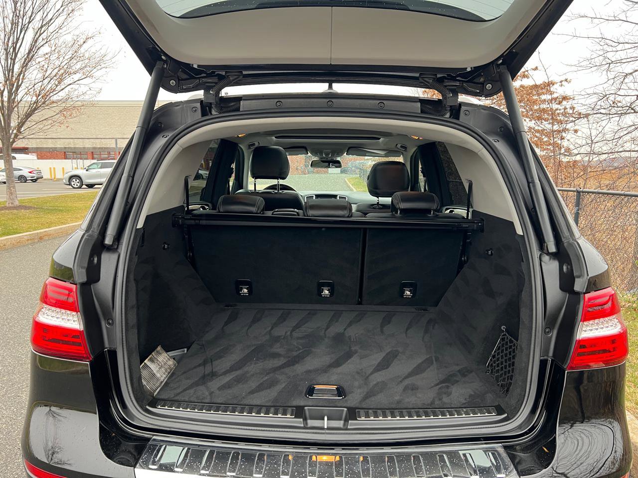 Used 2013 Mercedes-Benz ML 350 BlueTEC 4MATIC image 9