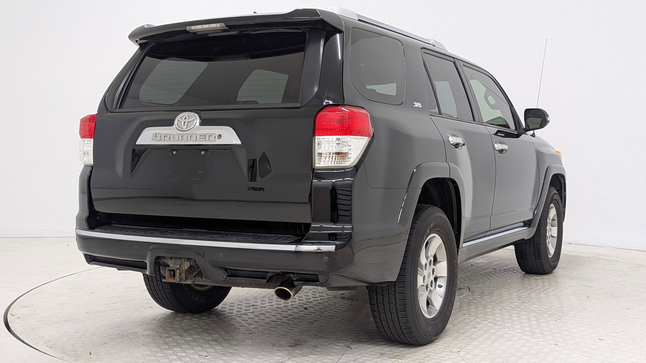 Used 2010 Toyota 4Runner SR5 image 9