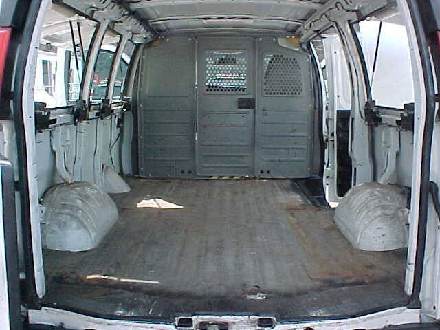 Used 2013 Chevrolet Express 3500 w/ Express Access Plus Package RWD image 21