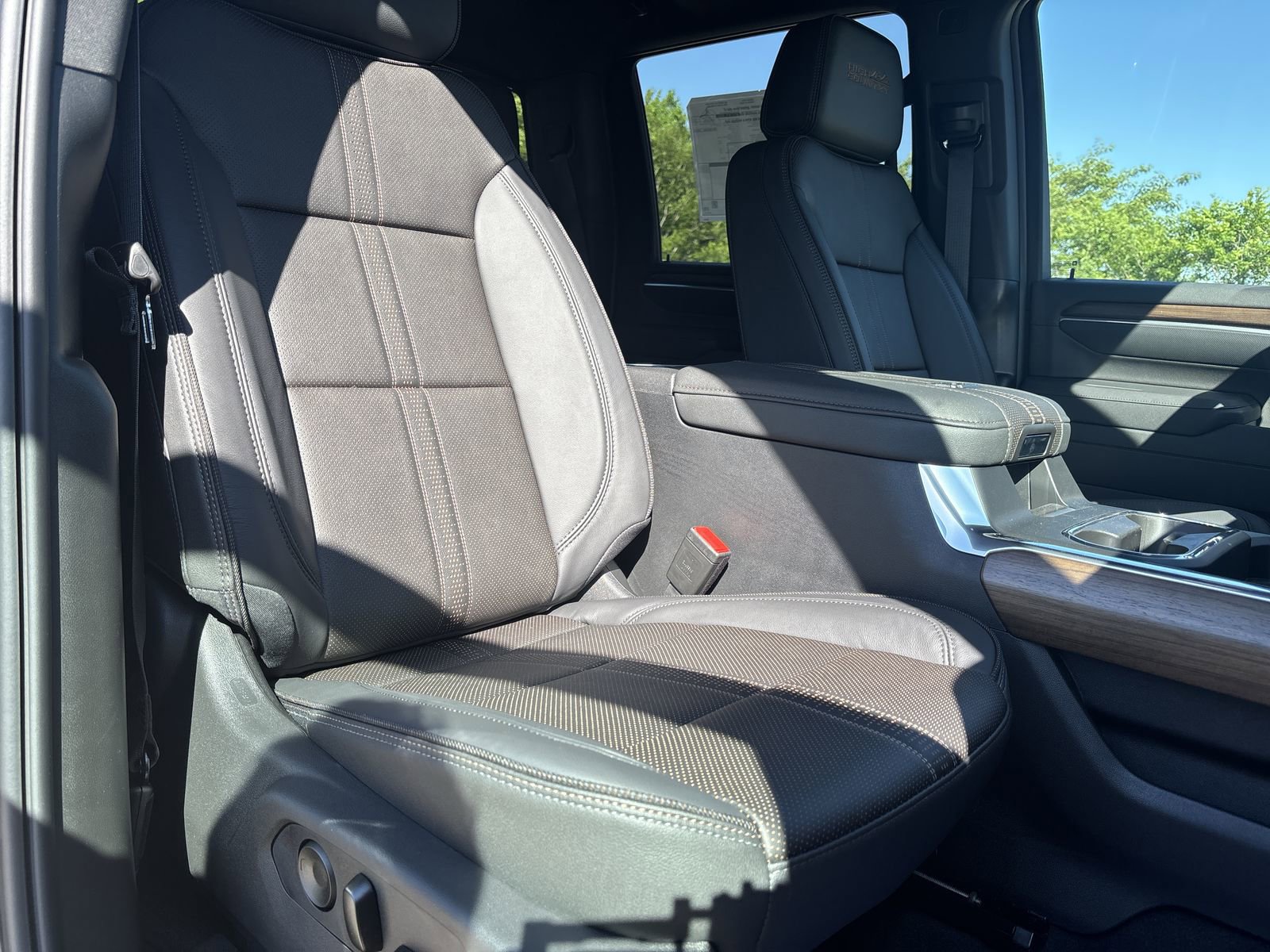 New 2026 Chevrolet Silverado 3500 High Country w/ High Country Premium Package AWD/4WD image 27