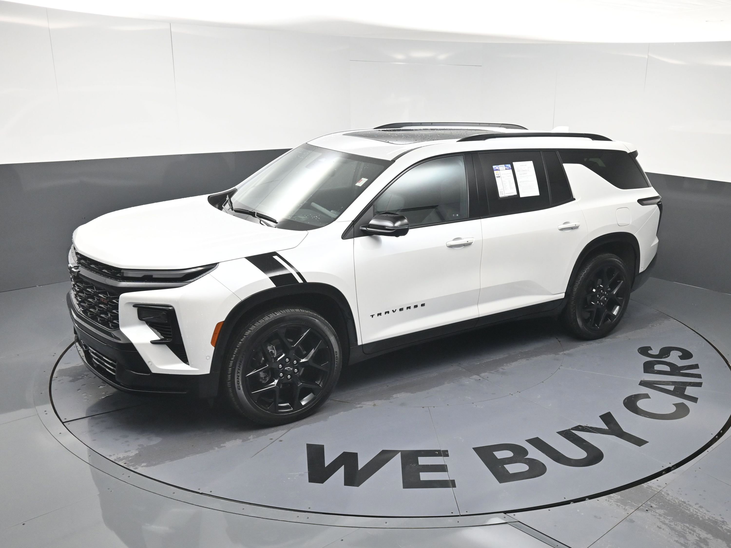 Used 2025 Chevrolet Traverse RS image 30