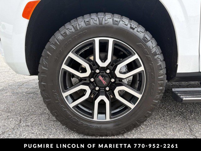 Used 2024 GMC Yukon AT4 w/ AT4 Premium Plus Package AWD/4WD image 11
