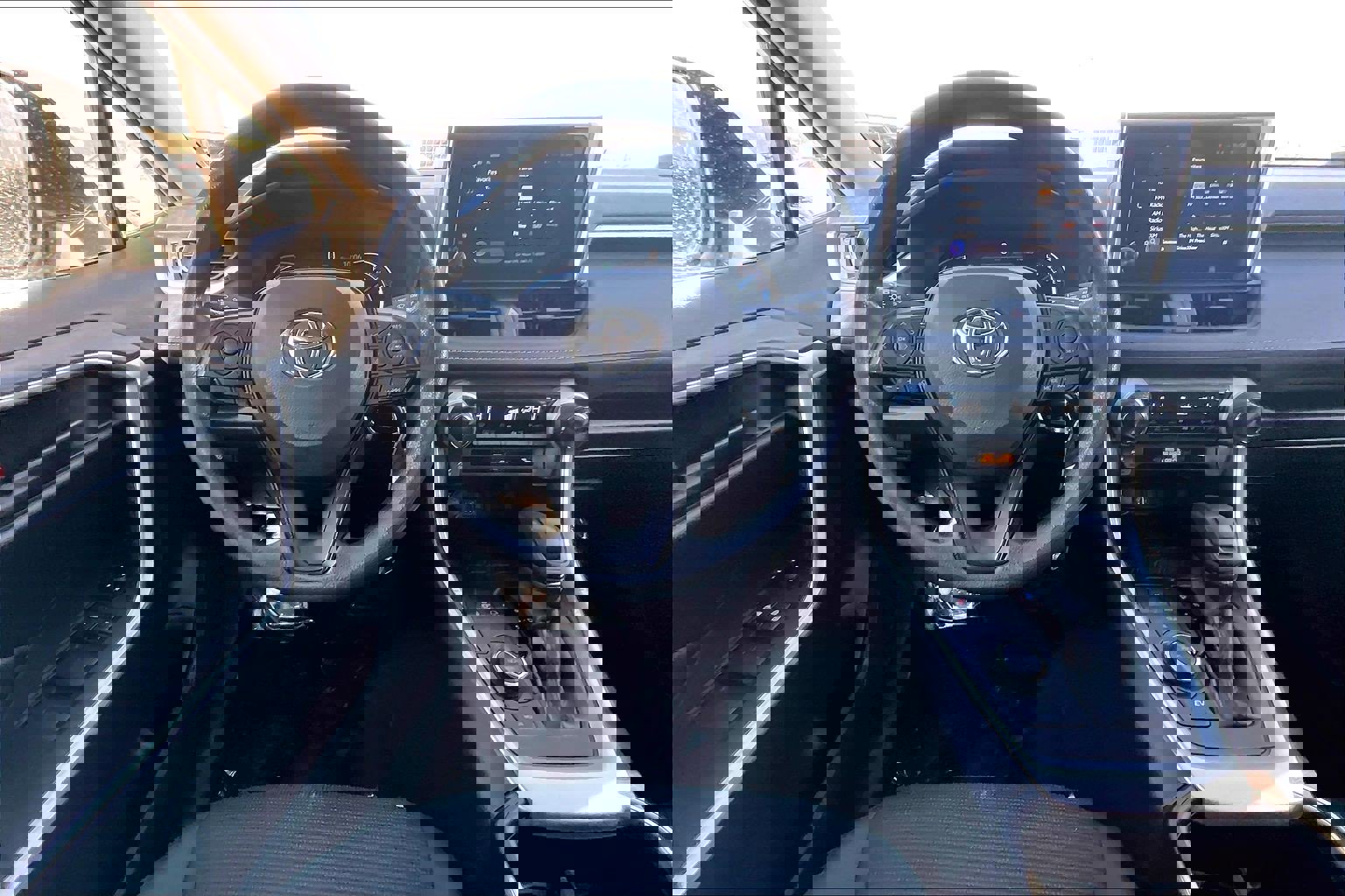 Used 2023 Toyota RAV4 LE image 5