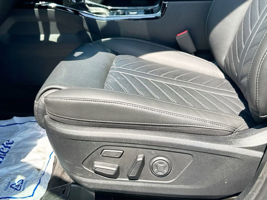 Certified 2025 Kia Sorento SX Prestige AWD/4WD image 23