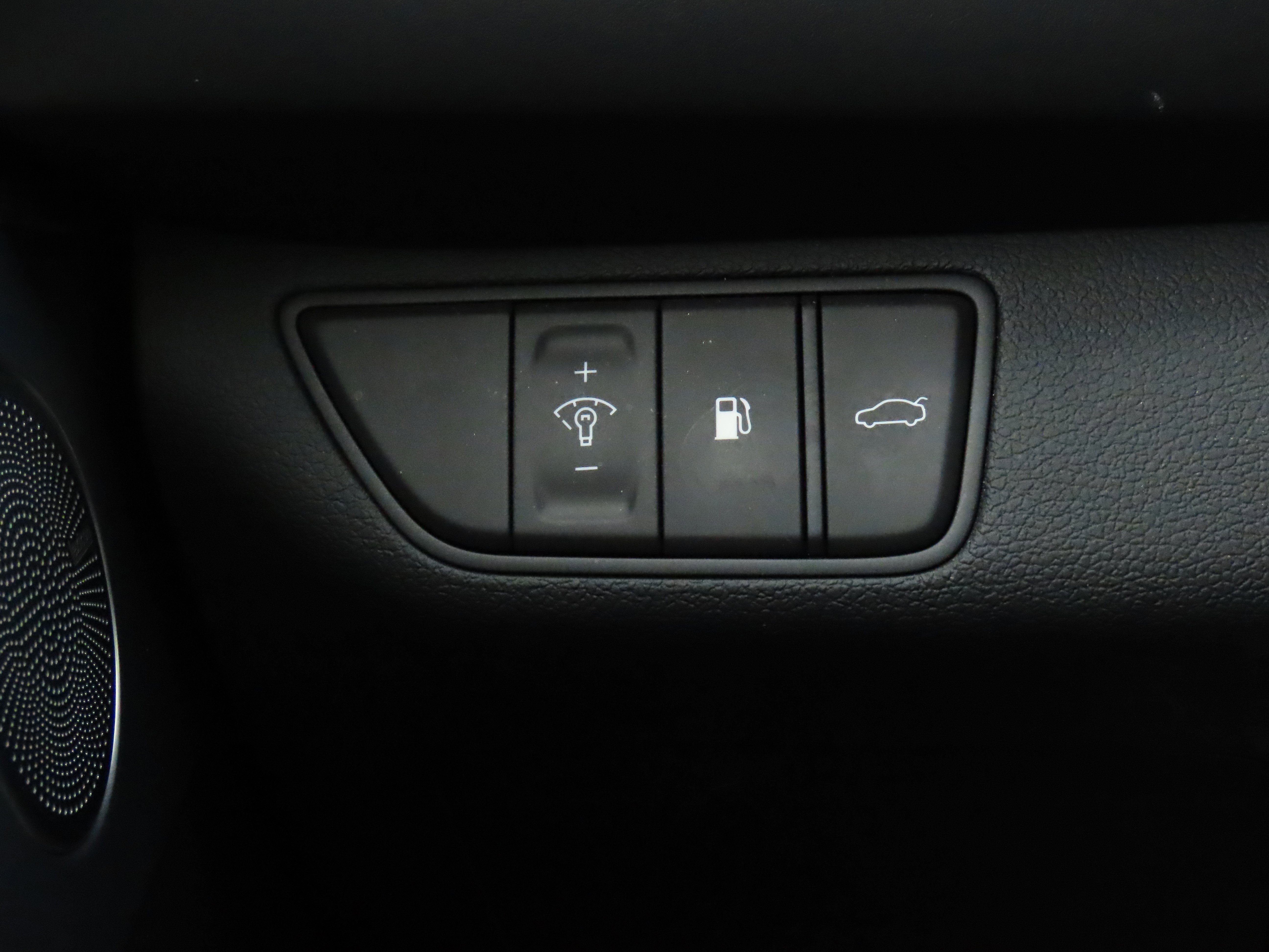 Used 2023 Genesis G70 2.0T w/ Sport Prestige Package image 35