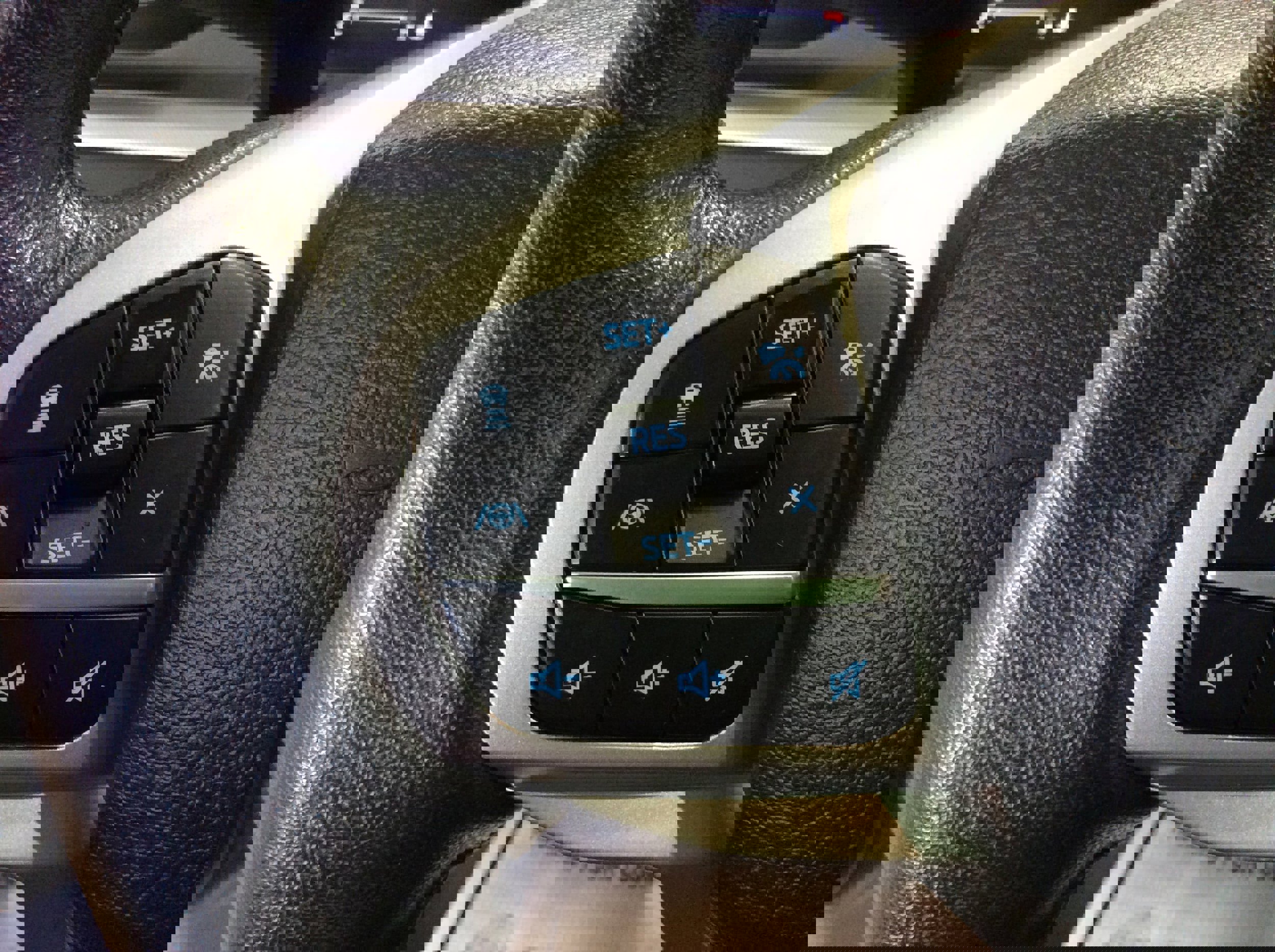 Used 2023 Ford Explorer XLT w/ Equipment Group 202A image 22