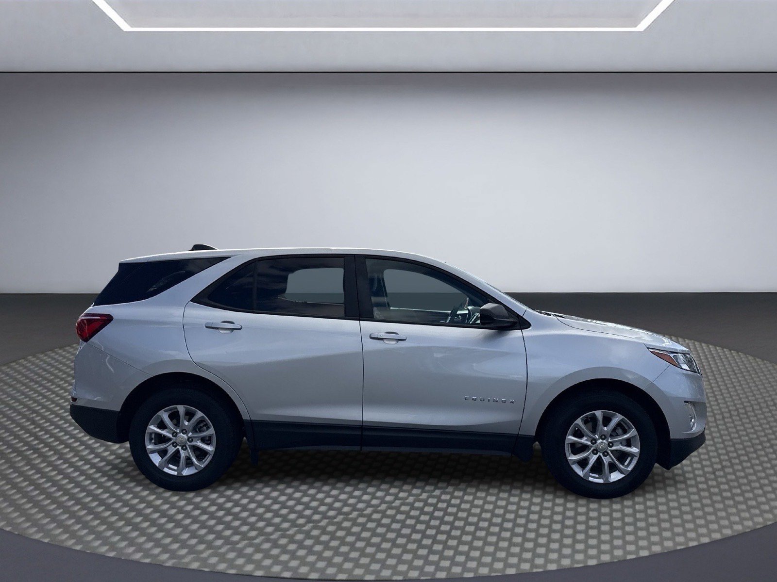 Used 2020 Chevrolet Equinox LS w/ LS Convenience Package FWD image 9
