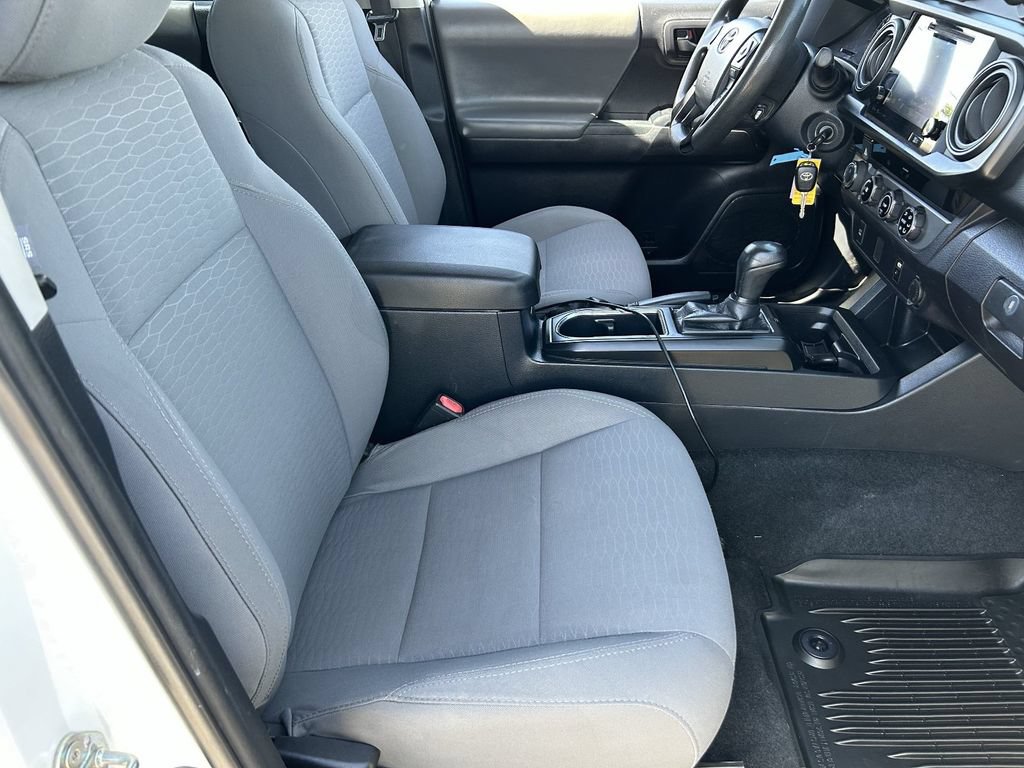Used 2018 Toyota Tacoma SR w/ SR Convenience Package AWD/4WD image 11