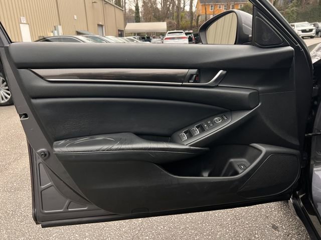 Used 2018 Honda Accord Sport image 10