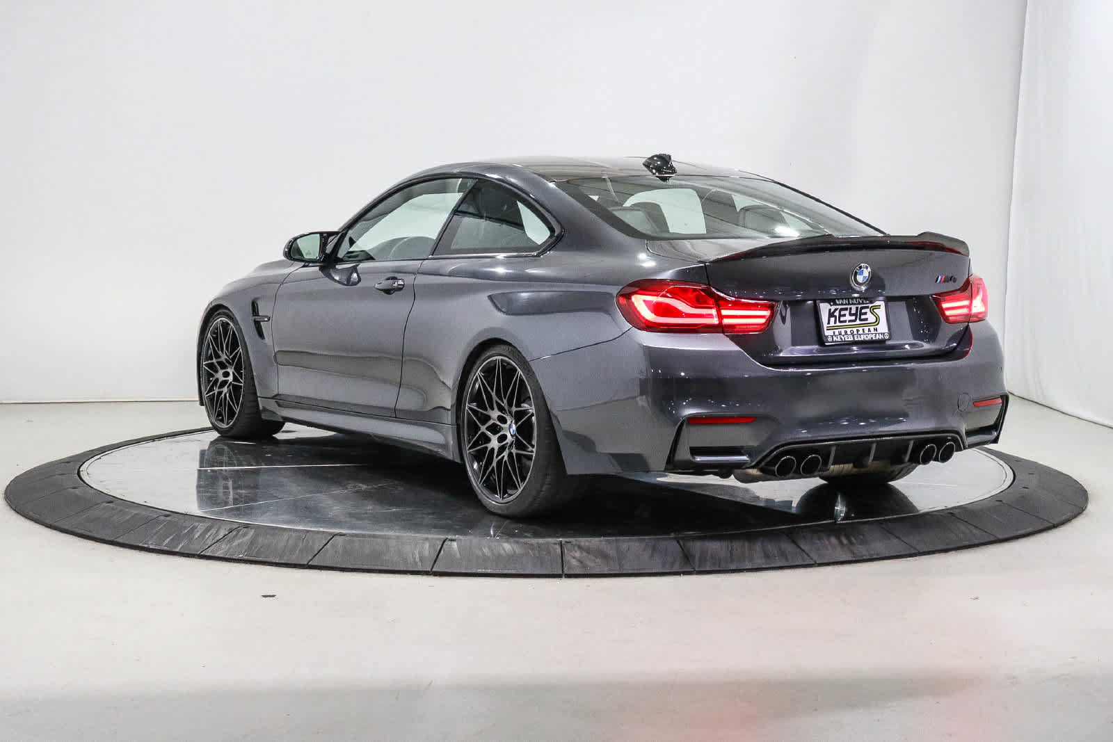 Used 2020 BMW M4 Coupe w/ Competition Package RWD image 2