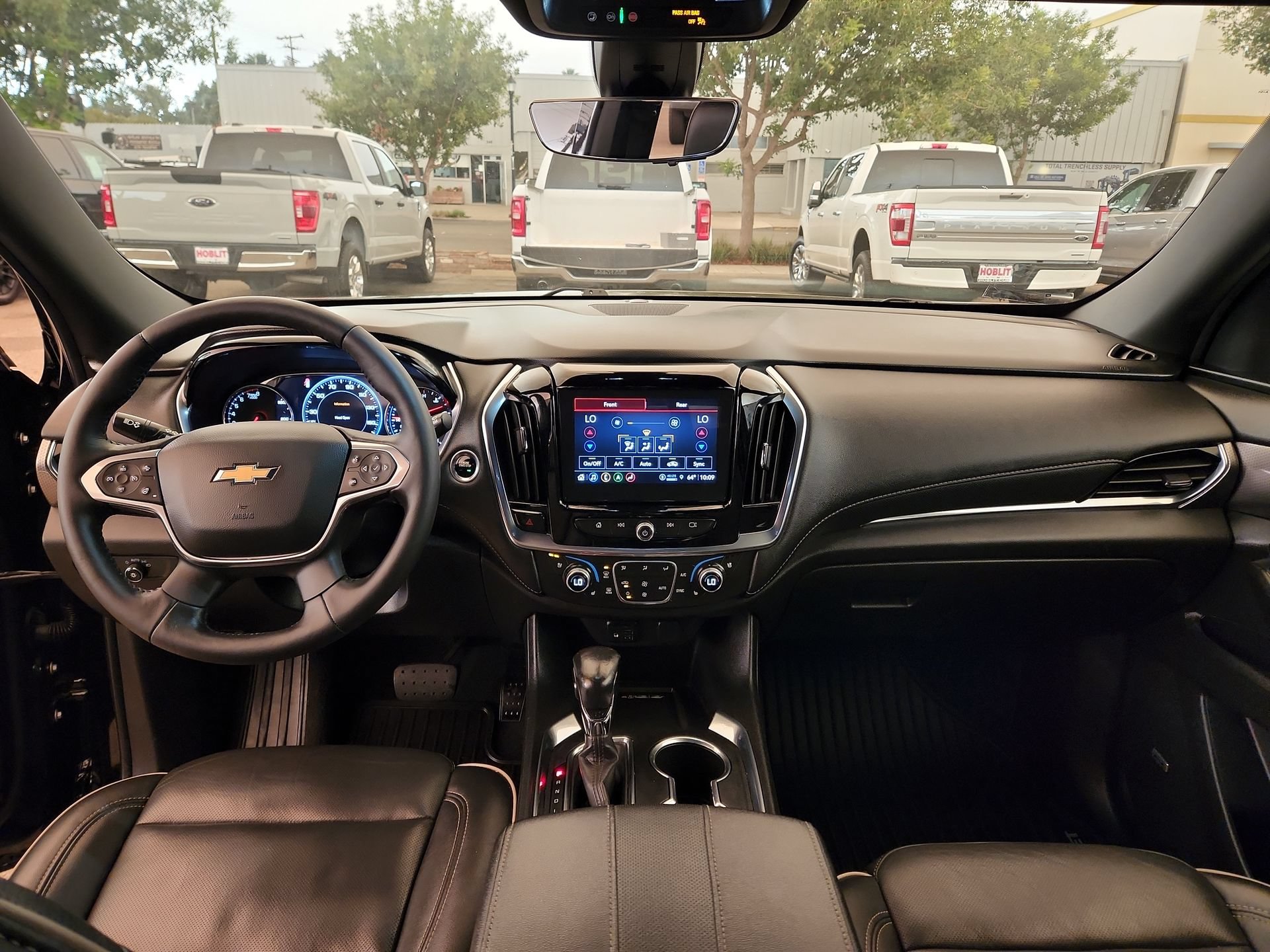 Used 2022 Chevrolet Traverse Premier AWD/4WD image 28