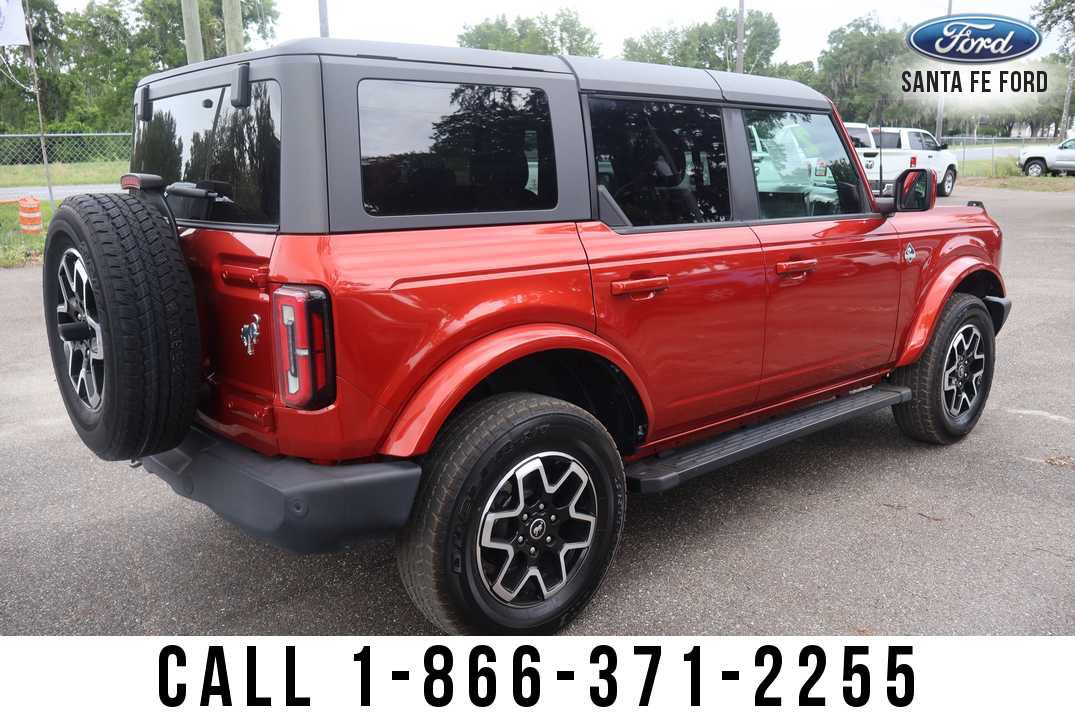 Used 2022 Ford Bronco Outer Banks AWD/4WD image 6