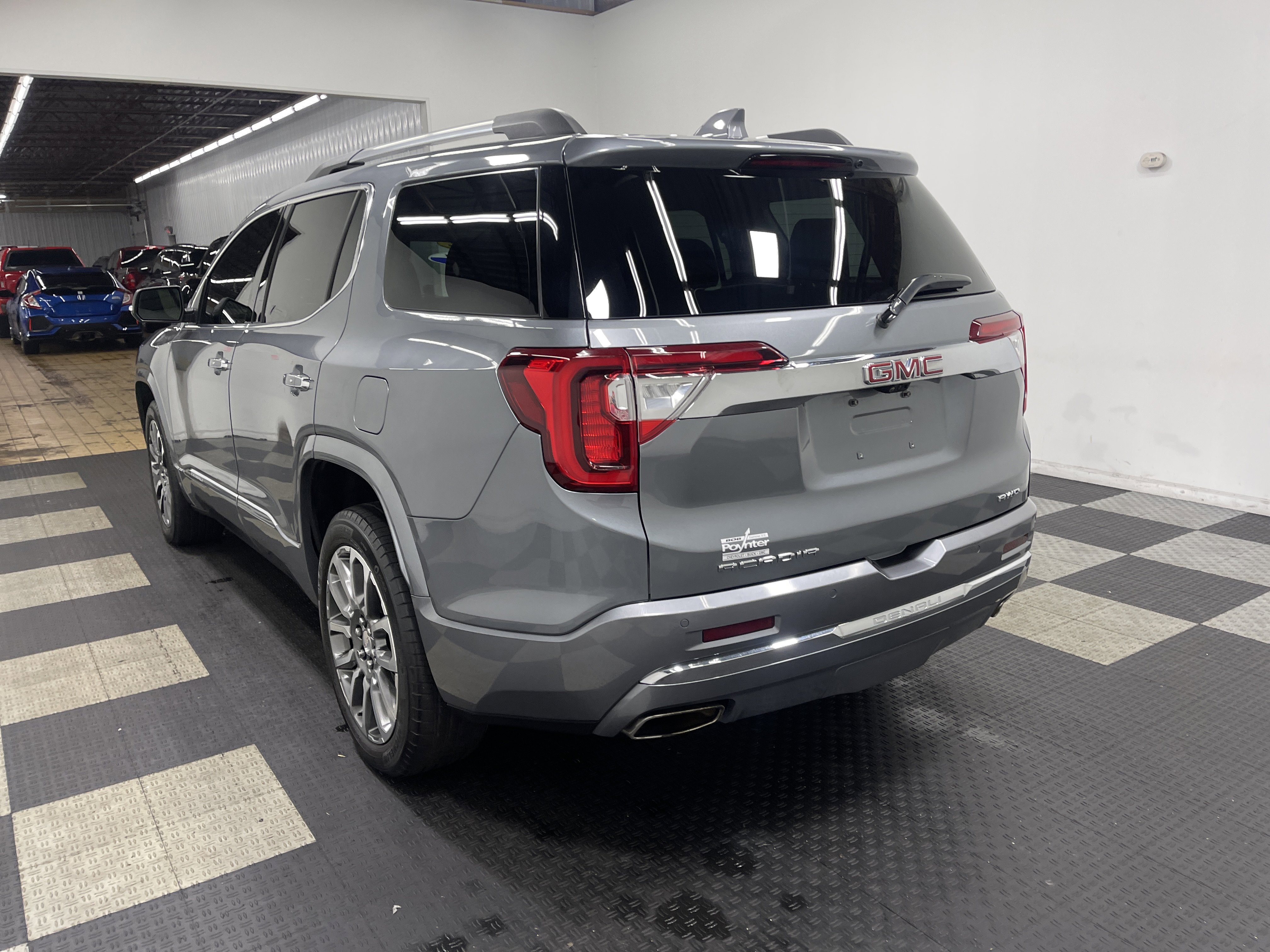 Used 2022 GMC Acadia Denali w/ Denali Ultimate Package image 2