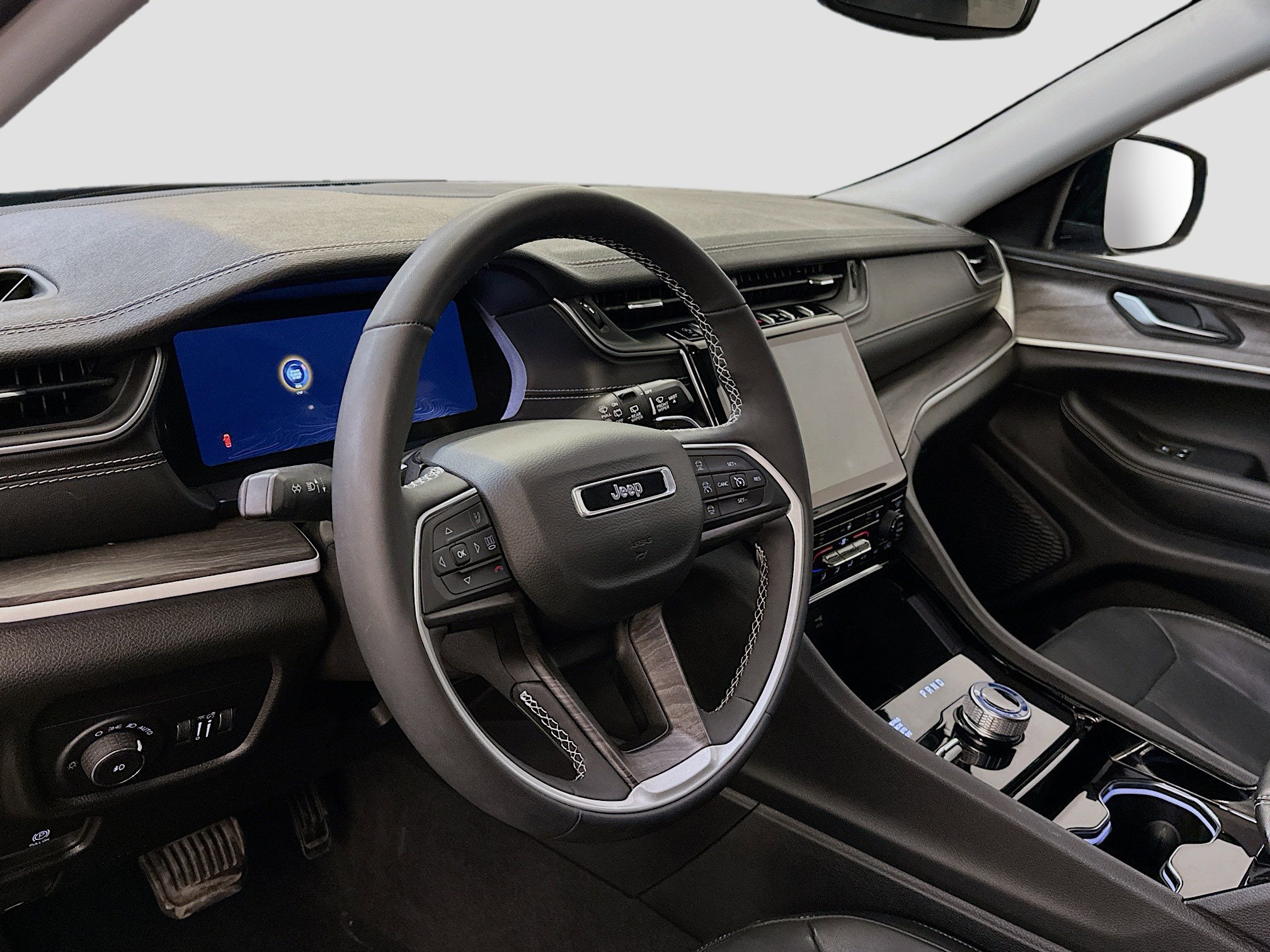 Used 2023 Jeep Grand Cherokee Limited w/ Black Appearance Package image 18