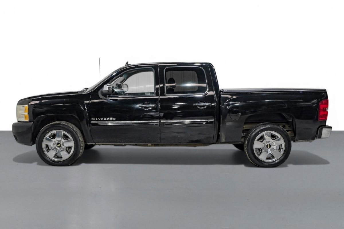 Used 2010 Chevrolet Silverado 1500 LT w/ Regional Value Package image 9