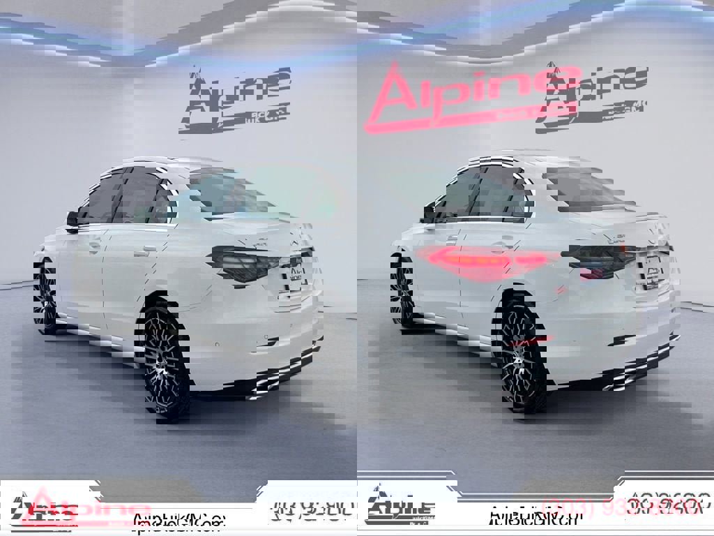 Used 2025 Mercedes-Benz C 300 4MATIC Sedan image 3