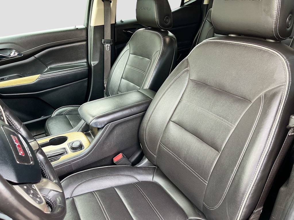 Used 2019 GMC Acadia Denali w/ Technology Package AWD/4WD image 22