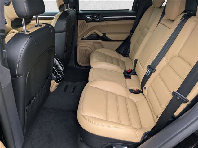 Used 2014 Porsche Cayenne Turbo image 18