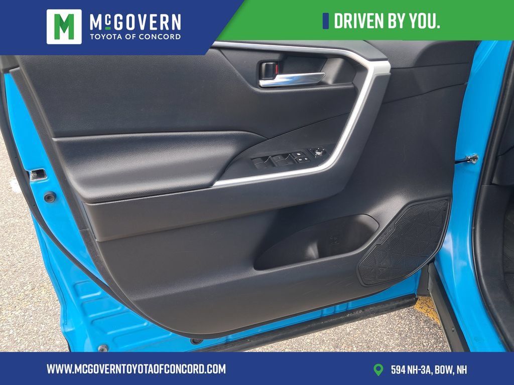 Used 2021 Toyota RAV4 XLE w/ Carpet Mat Package (TMS) AWD/4WD image 13
