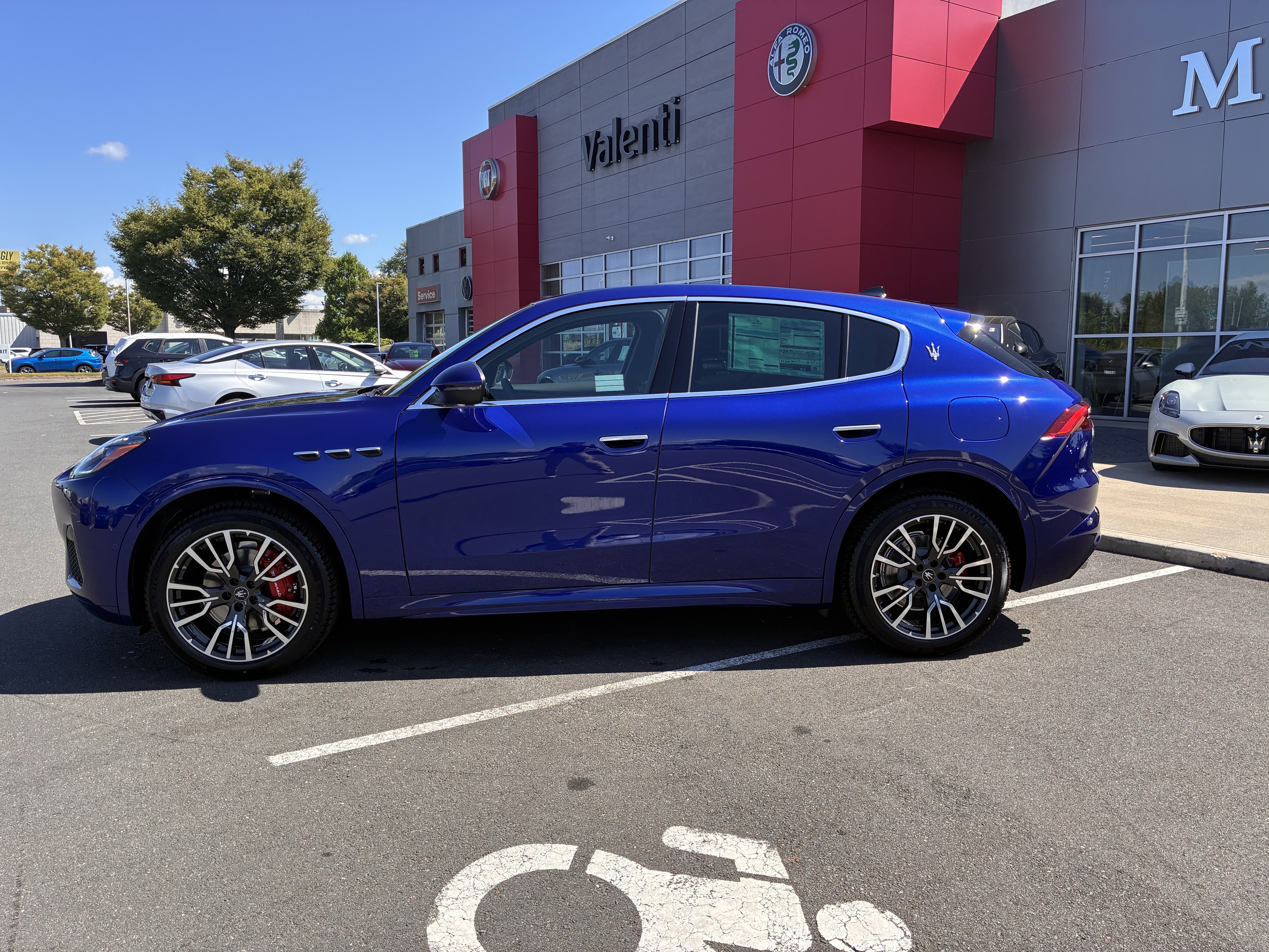 New 2025 Maserati Grecale GT image 6