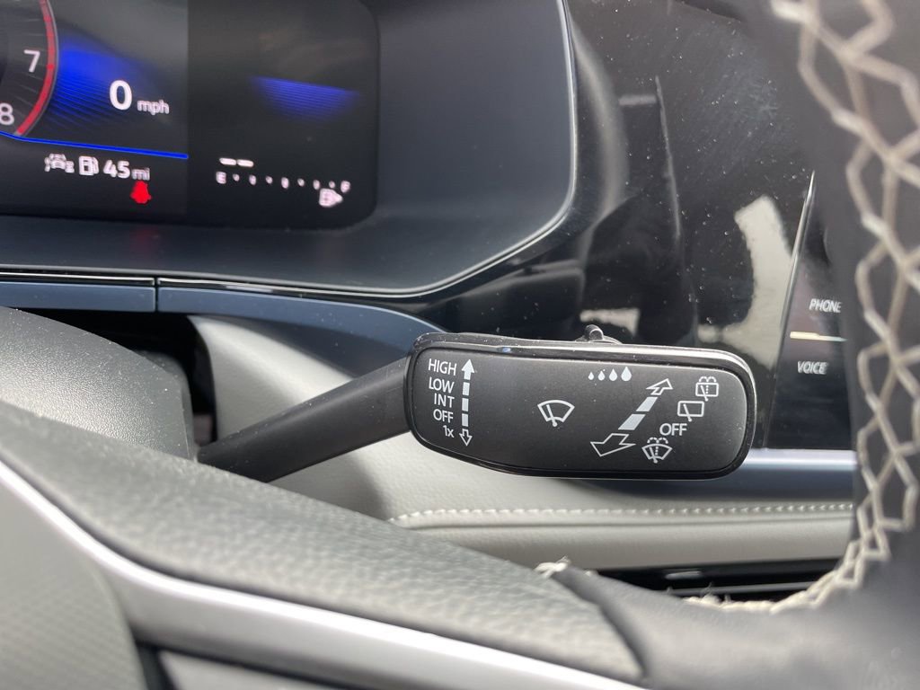 Used 2024 Volkswagen Taos SE image 16