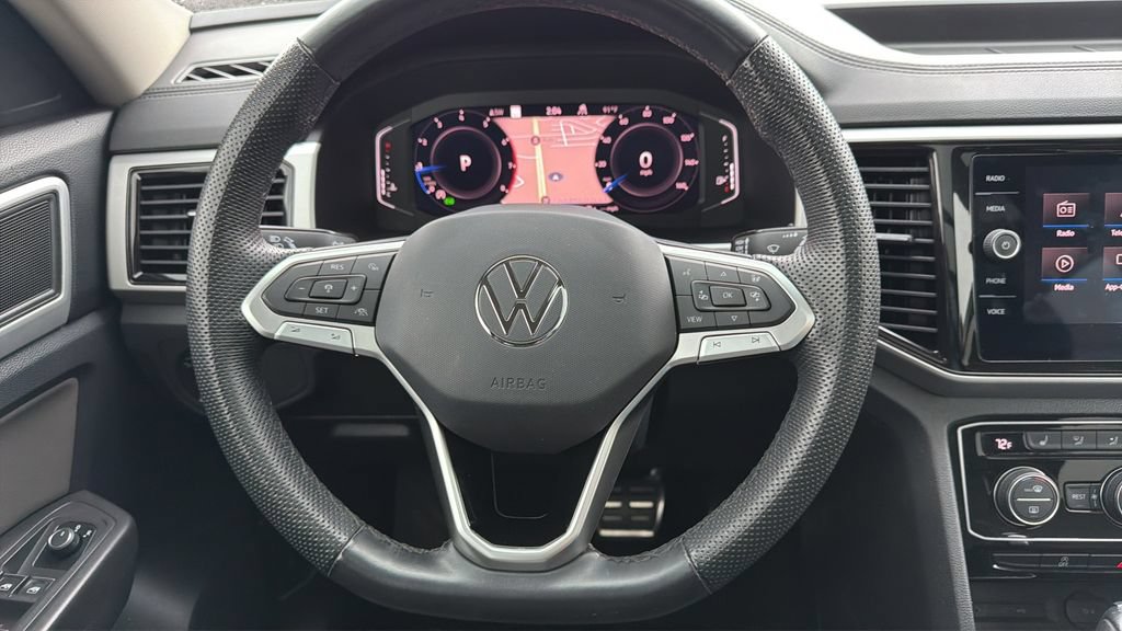 Certified 2023 Volkswagen Atlas SEL R-Line AWD/4WD image 13