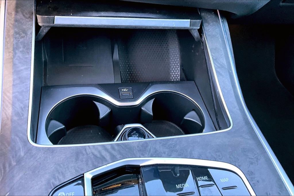 Used 2023 BMW X7 xDrive40i w/ Premium Package image 25