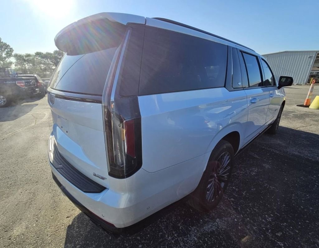 Used 2024 Cadillac Escalade ESV V w/ LPO, Floor Liner Package AWD/4WD image 5