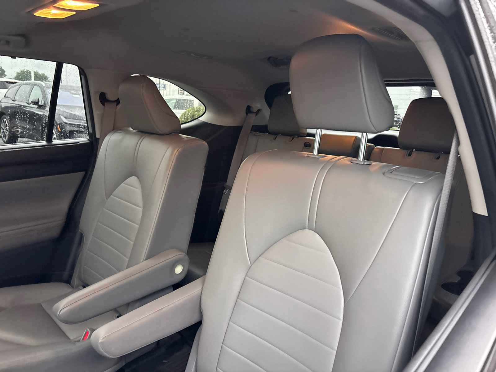 Used 2023 Toyota Highlander XLE AWD/4WD image 27