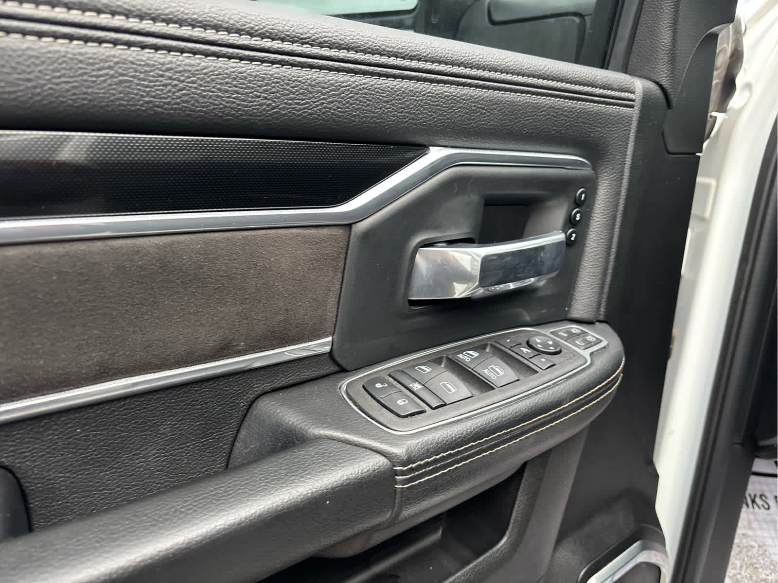 Used 2023 RAM 2500 Laramie w/ Night Edition image 18