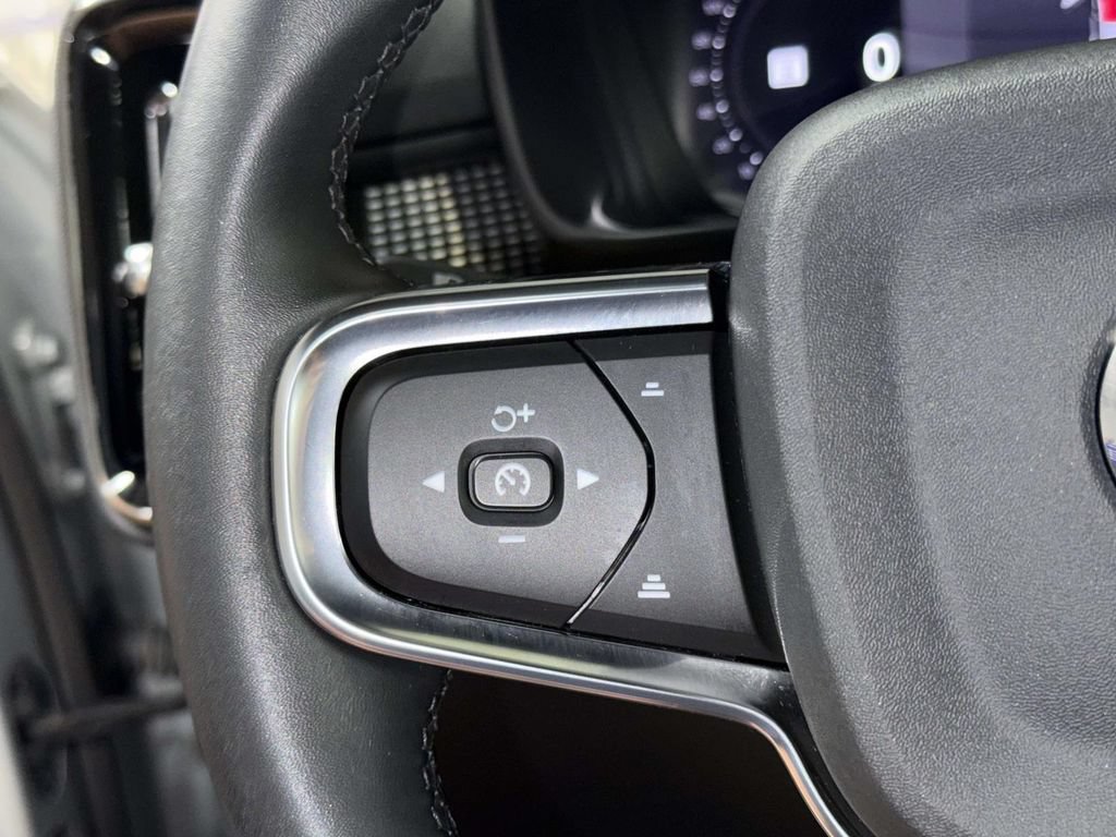 Used 2024 Volvo XC40 B5 Ultimate w/ Protection Package Premier AWD/4WD image 31