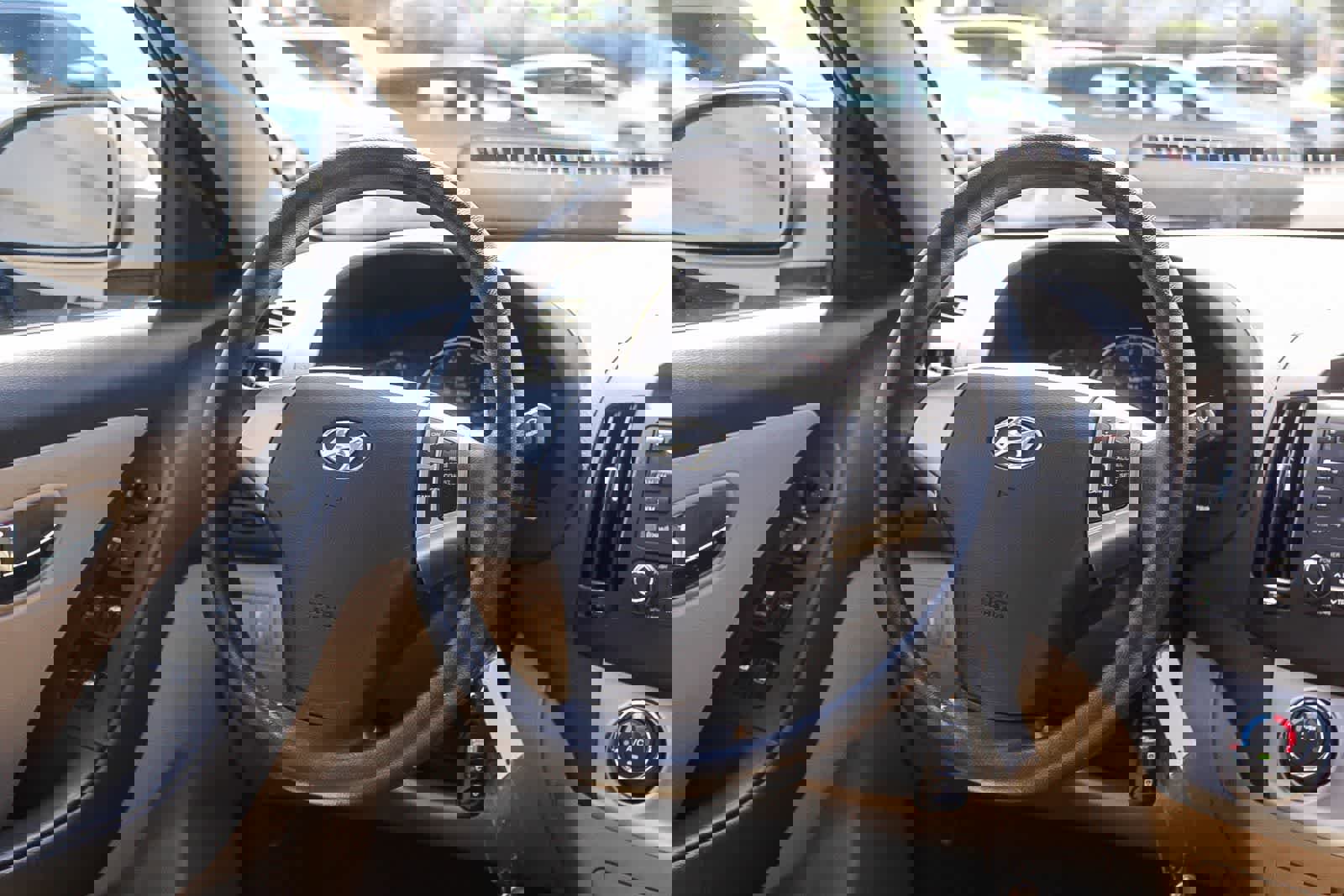 Used 2010 Hyundai Elantra GLS image 19