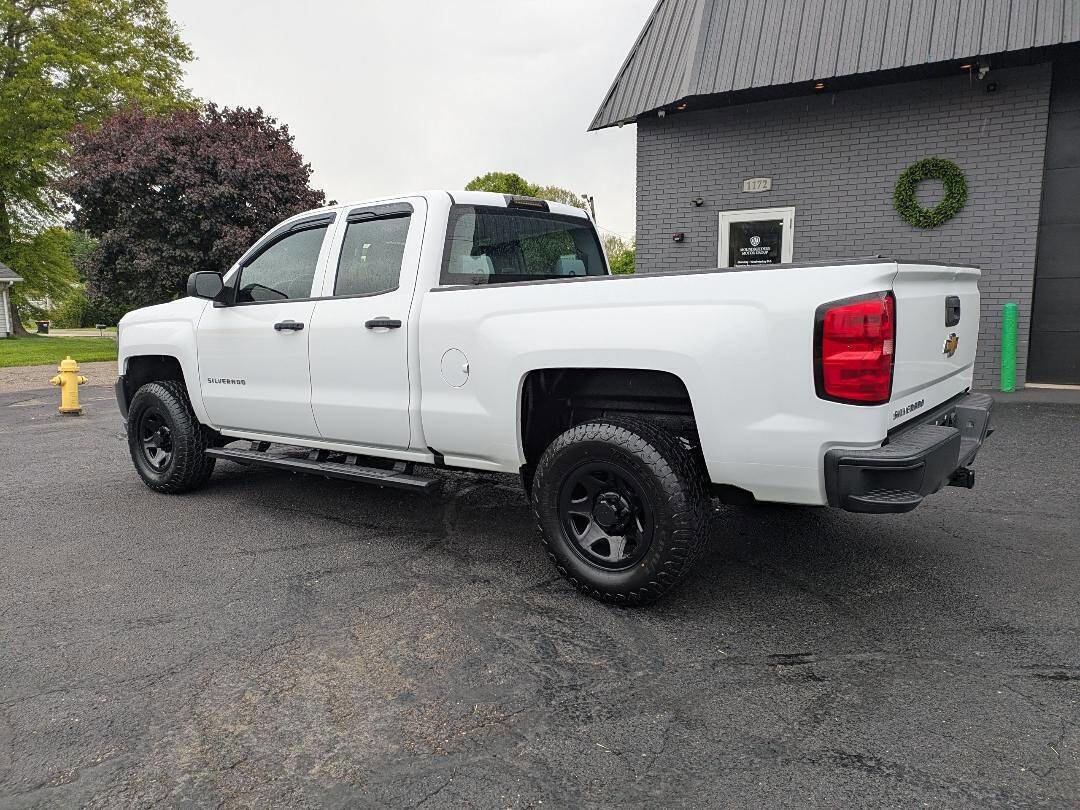 Used 2018 Chevrolet Silverado 1500 W/T w/ Trailering Package AWD/4WD image 4