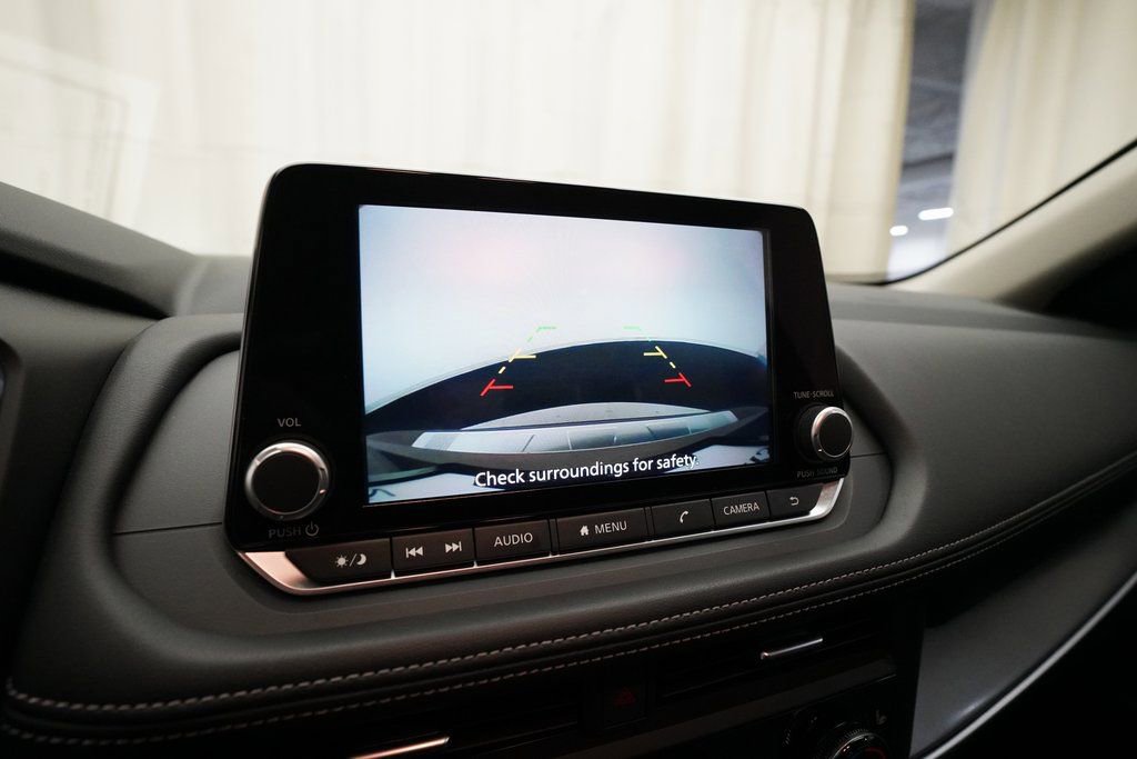 Used 2025 Nissan Rogue SV w/ SV Premium Package image 20