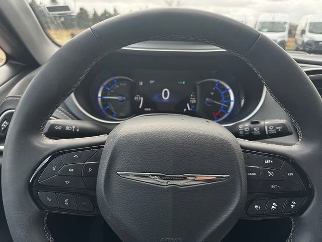 Used 2024 Chrysler Pacifica Limited FWD image 24