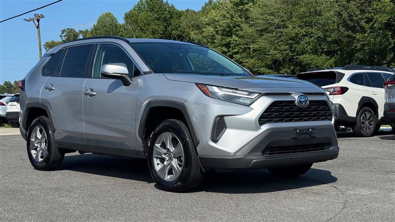 Used 2022 Toyota RAV4 XLE w/ Convenience Package AWD/4WD image 6