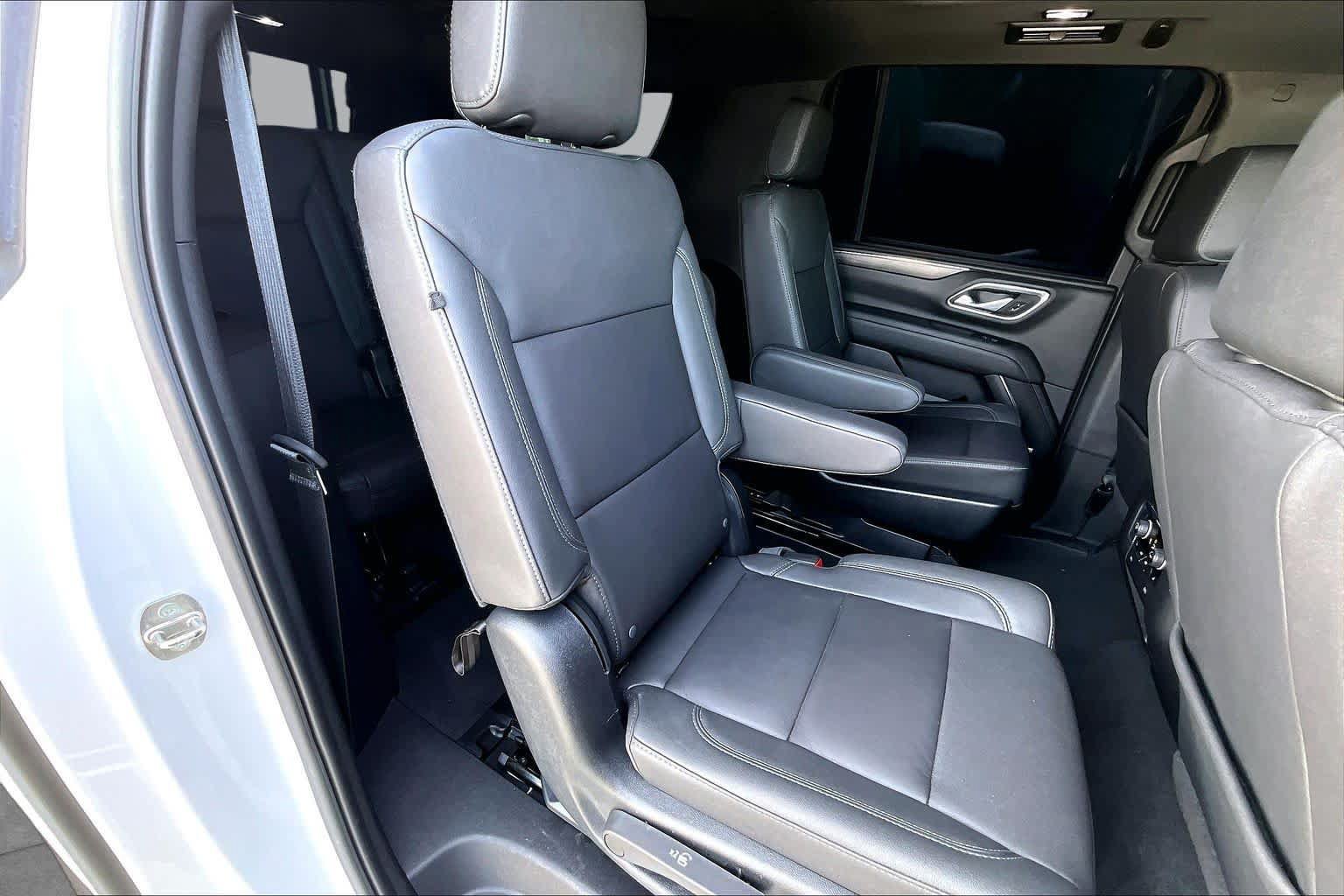 Used 2023 Chevrolet Suburban Z71 w/ Off-Road Capability Package AWD/4WD image 18