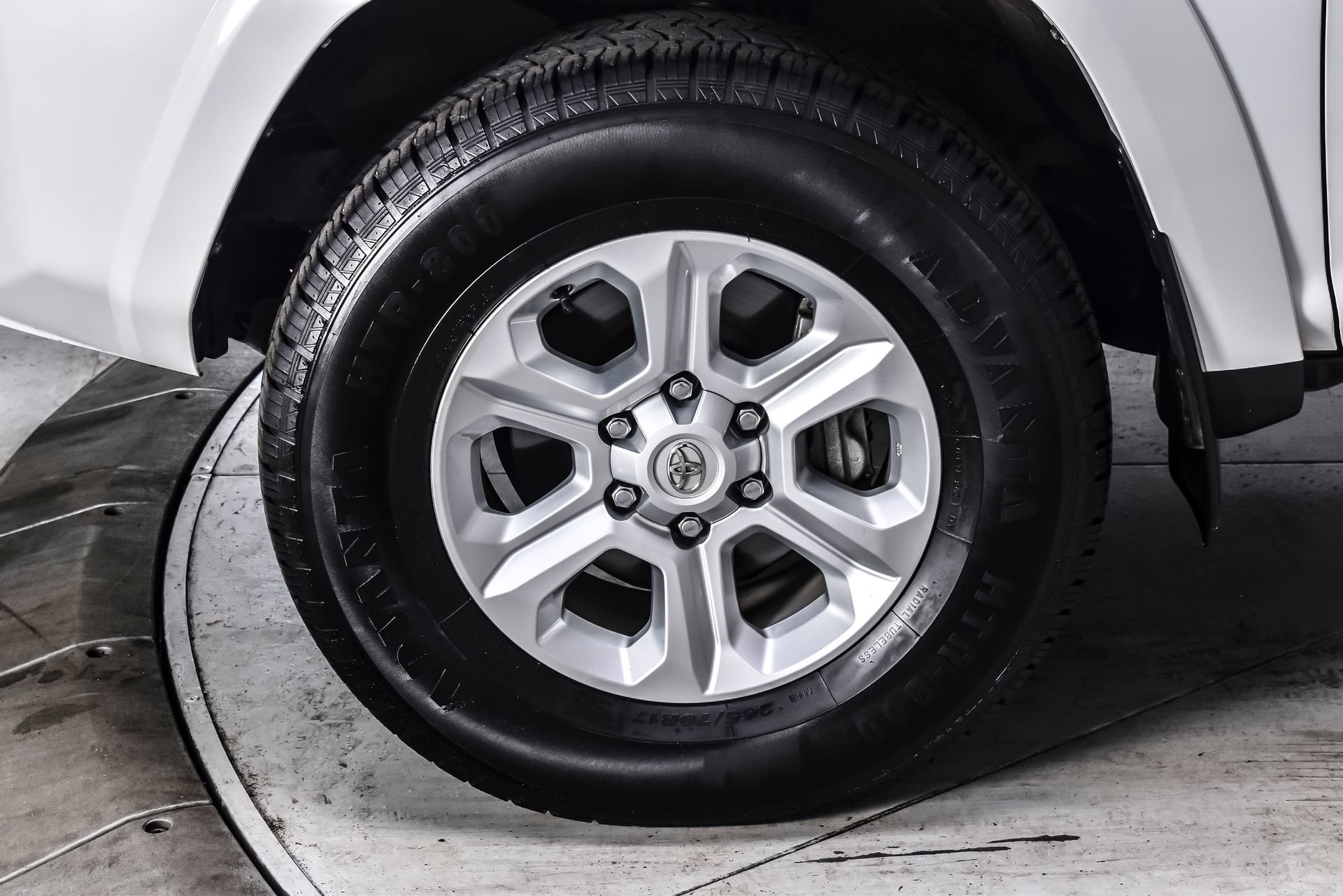 Used 2024 Toyota 4Runner SR5 AWD/4WD image 10