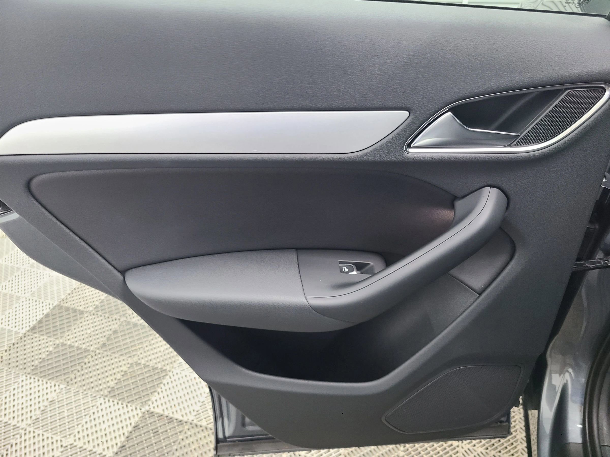 Used 2017 Audi Q3 2.0T Premium image 39