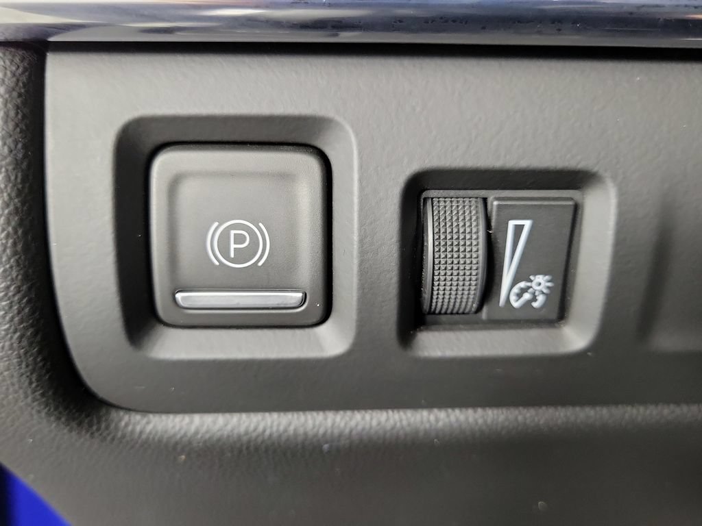Certified 2023 Cadillac XT4 Sport FWD image 31
