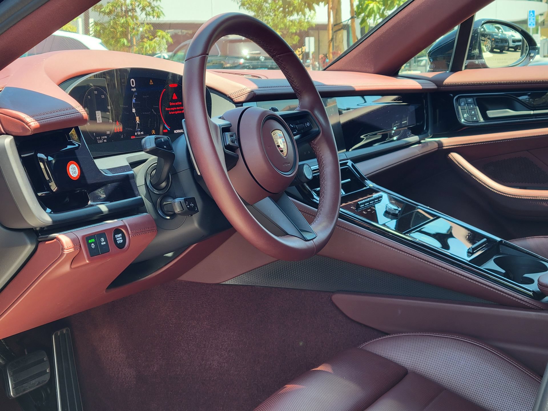 Used 2026 Porsche Panamera image 4