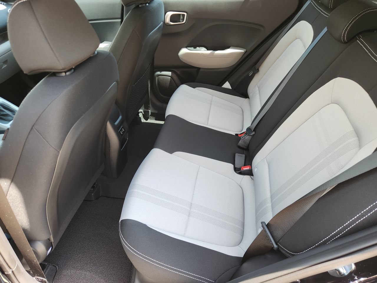 New 2026 Hyundai Venue SEL FWD image 28