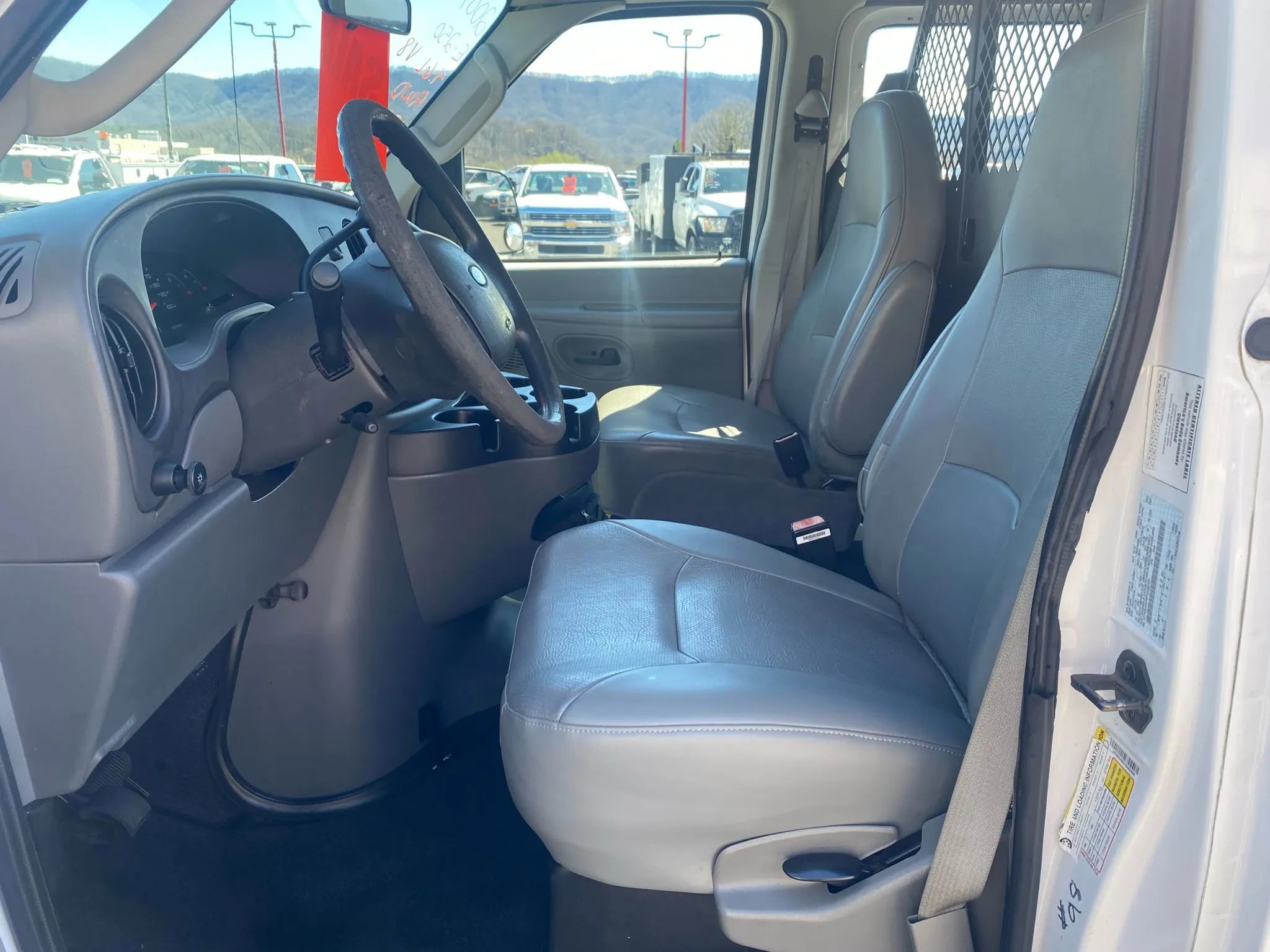 Used 2007 Ford E-250 and Econoline 250 RWD image 9