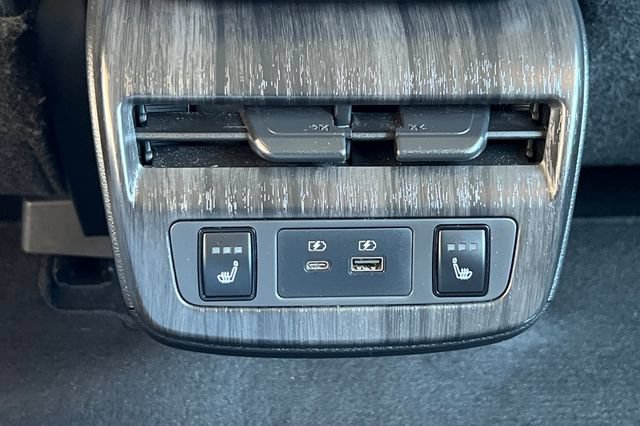 Used 2024 Nissan Ariya FWD image 16