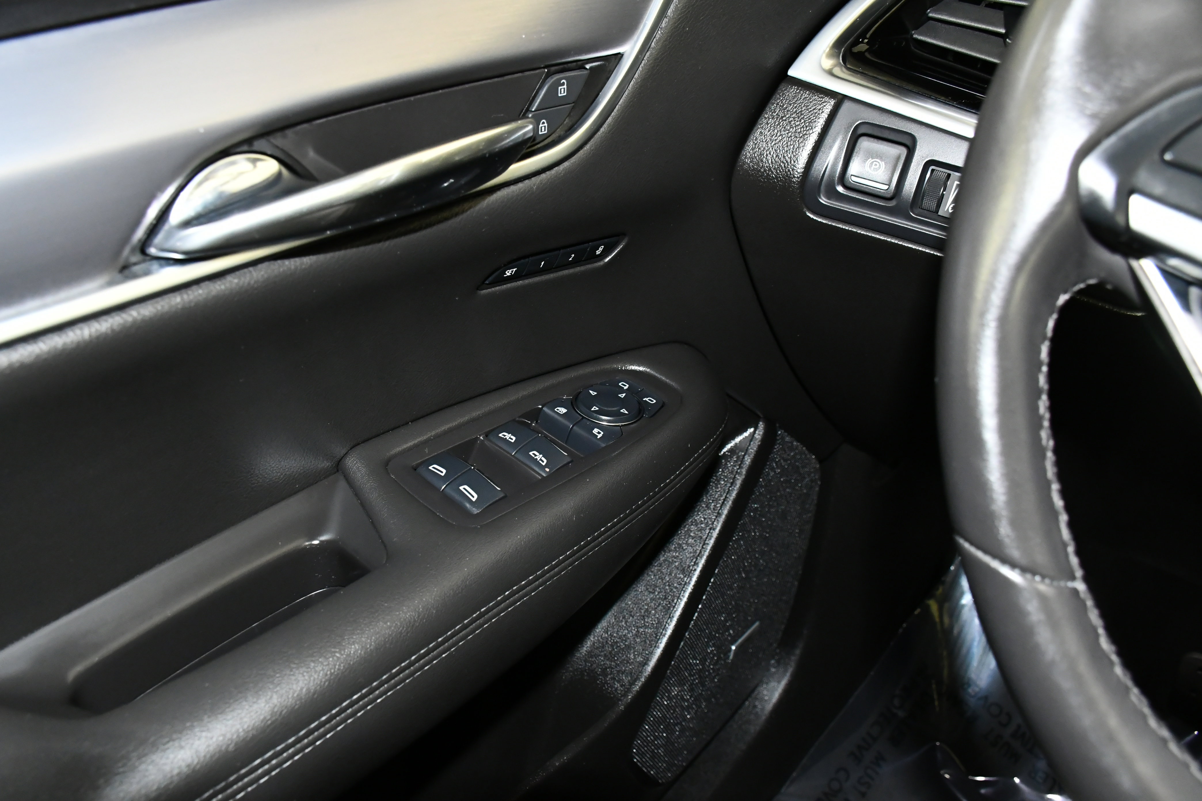 Used 2025 Cadillac XT6 Luxury image 33