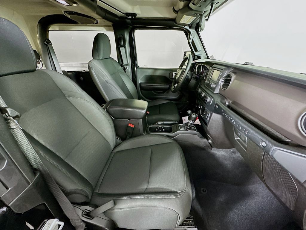 Used 2018 Jeep Wrangler Sport image 32