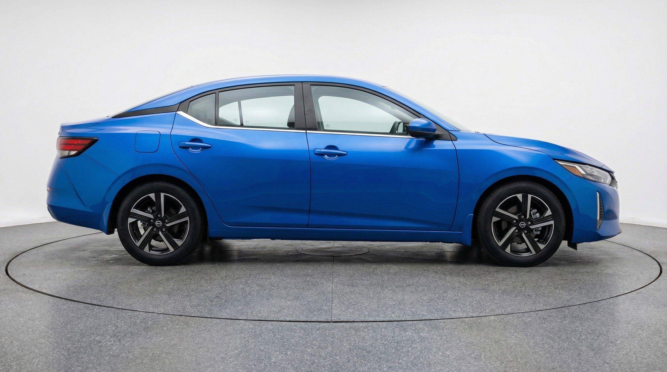Used 2025 Nissan Sentra SV image 11