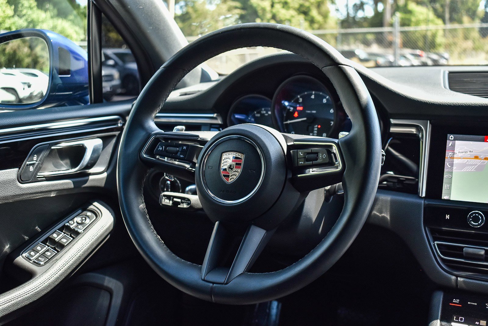 Used 2023 Porsche Macan image 14