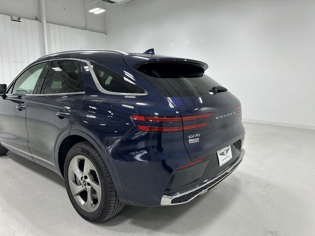 Certified 2026 Genesis GV70 2.5T Advanced AWD/4WD image 14